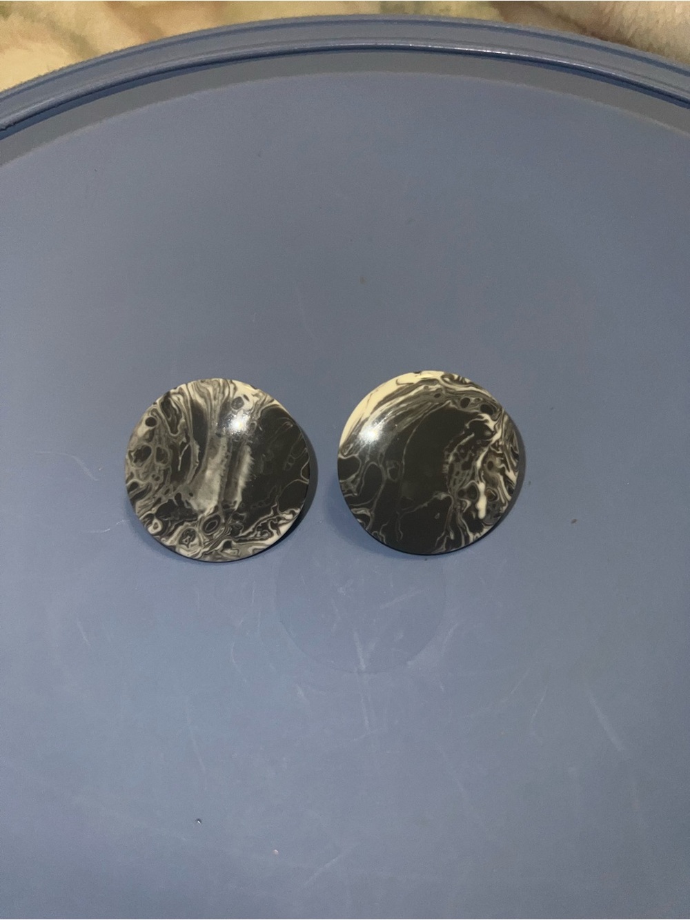 Marbled Gray & White Round Earrings